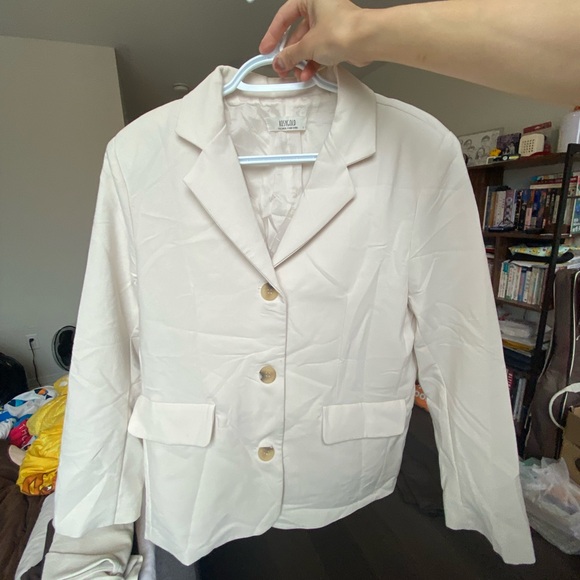 White blazer (summer) - Picture 3 of 3